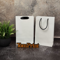 Білий матовий крейдований пакет ШxВxГ 160x260x70 мм, 170 г/м2, підворот під ручки та дно укріплені картоном