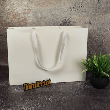 Білий матовий картонний пакет ШxВxГ 520x370x150 мм, 215 г/м2, дно укріплене картоном